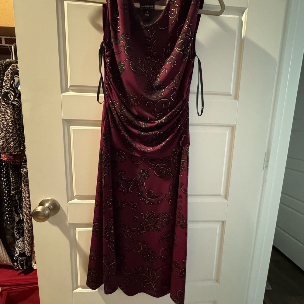 Elegant Burgundy Sleeveless Dress